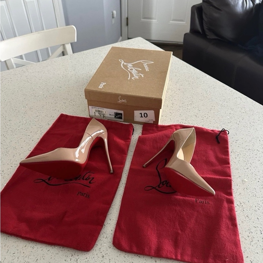 So Kate Christian Louboutin Beige Patent Leather Heels